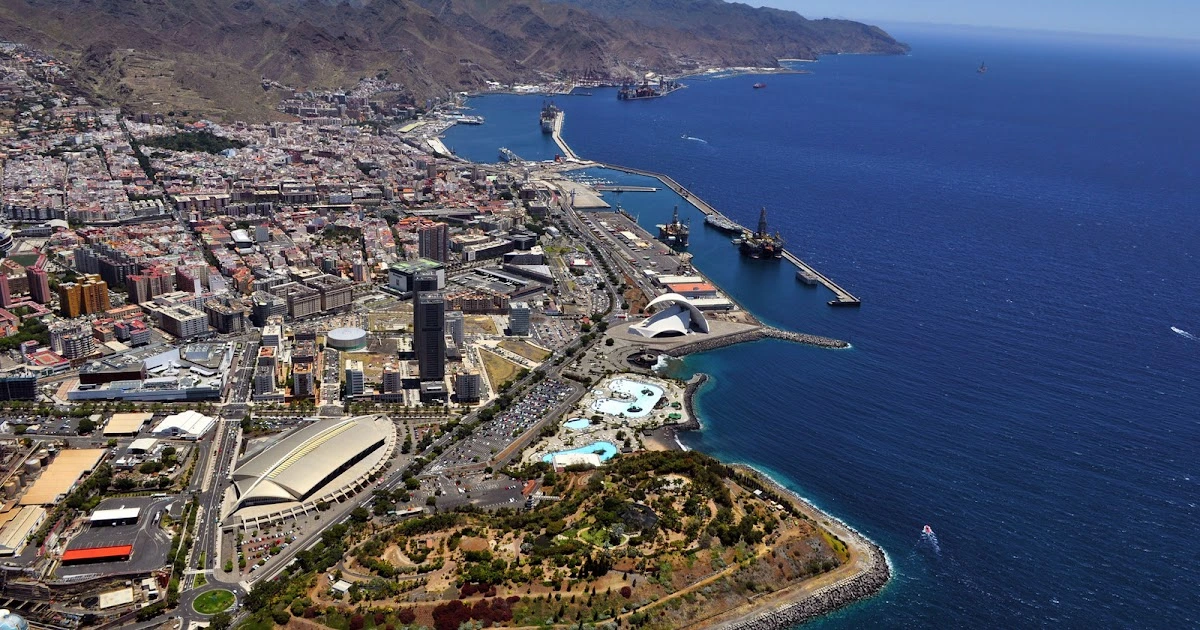 Vista aérea del puerto de Santa Cruz de Tenerife